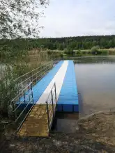 FLOATING DOCK